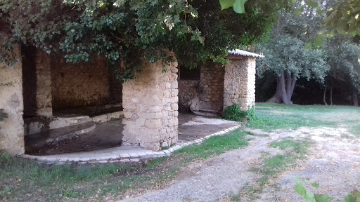 Le Lavoir "Fontaine Basse"