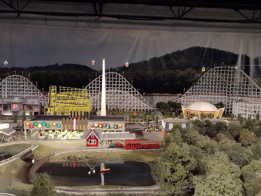 EnterTRAINment Junction - Visual