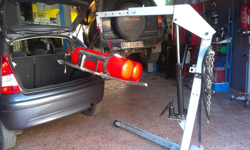 Centro gas auto Giuca