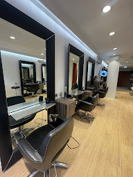 Photo n°1 de Au 7ème Art à Croix (Salon de coiffure)