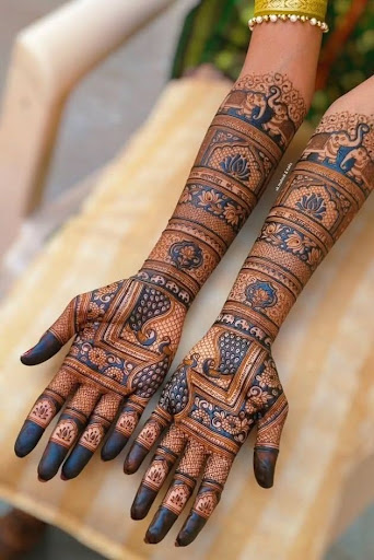शादी के लिए मेहंदी बुक करनी है तो आप कुलदीप मेहंदी आर्ट को बुक कर सकते हैं। post image