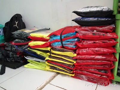 Photos of JNE HOS Cokroroaminoto