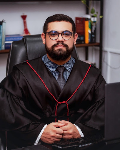 Dr. Vinicius Cavalcante, advogado