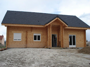 Photo n°1 de Maisons Bois HBF à Entrecasteaux (Entreprise de construction)