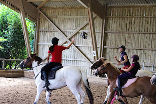 Photo n°16 de Poney Club de la Pierre Grise à Montivilliers (Centre équestre)