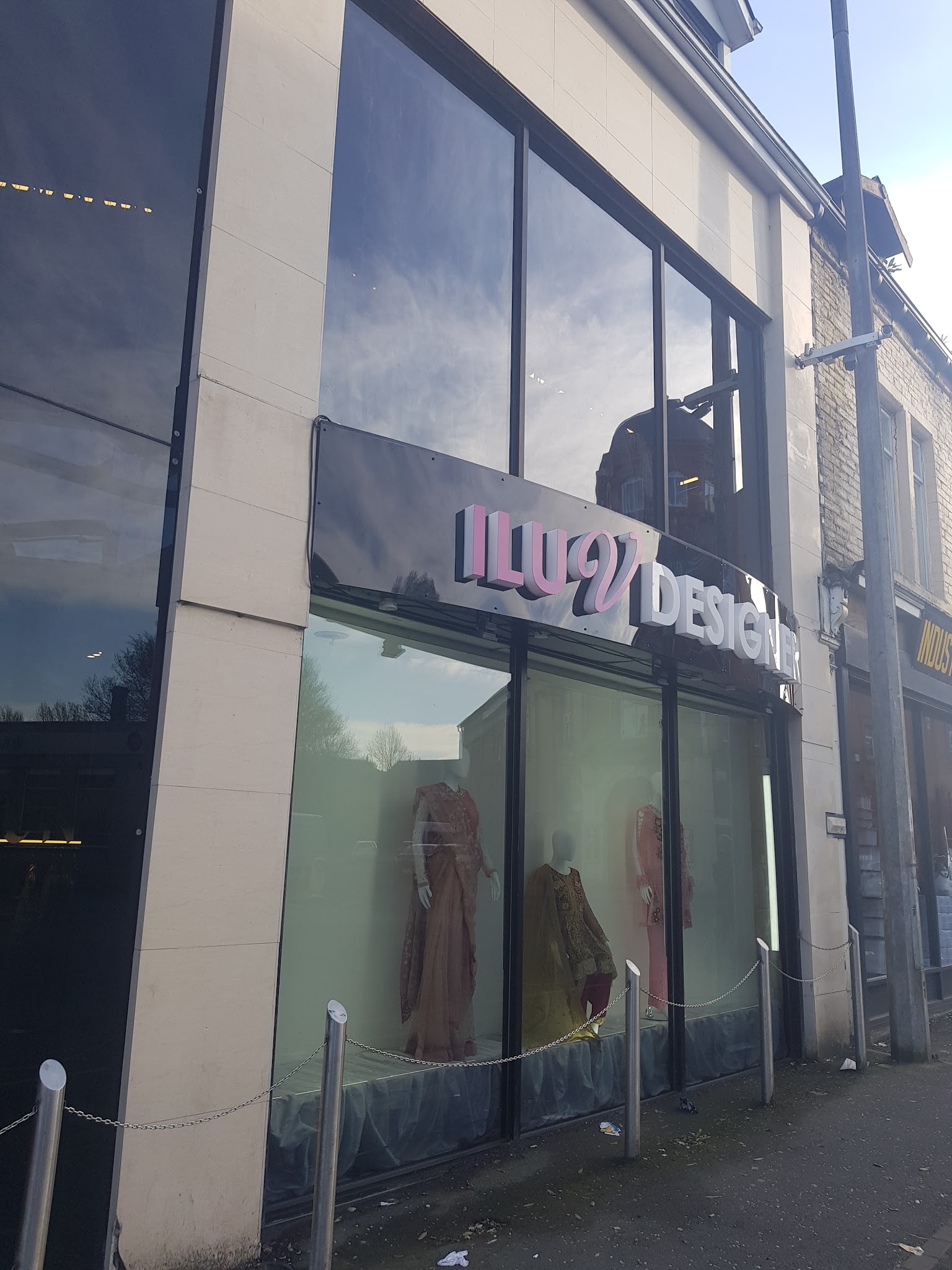 I Luv Designer - Bridal Fashion - photo 1