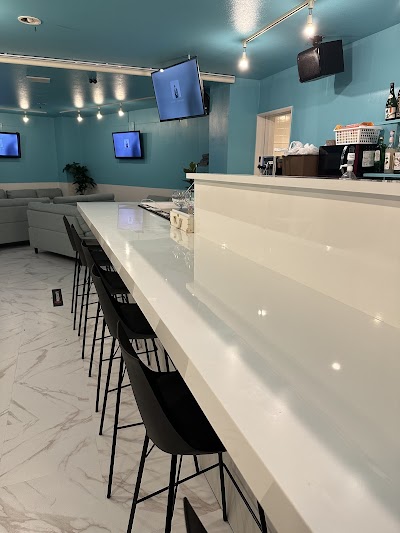 BAR RUSH Okinawa【バーラッシュ沖縄】