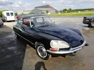 Photo n°8 de Vintage Classic Cars - Jean Marie CAROF à Chey (Service de restauration d'automobiles)