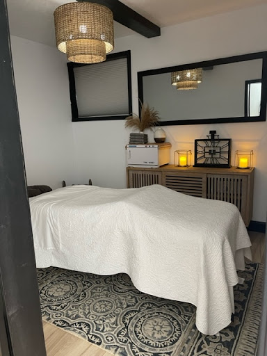 Total Health Massage Therapy Logo