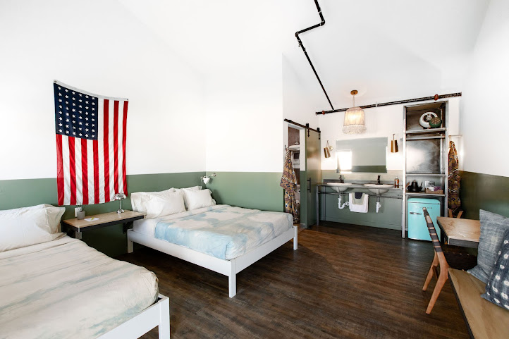 Mellow Moon Lodge by null