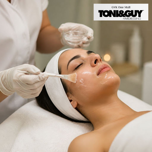 Discover facials that are designed around your unique skin, not a one-size-fits-all menu. At Toni…