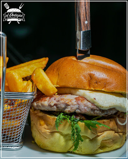 El Antojao Burgers - Thumbnail