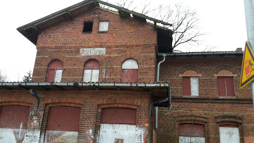 Rakow, Bahnhof