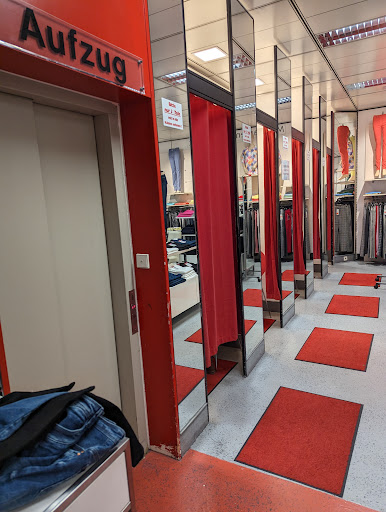 Götz Outlet - Visual