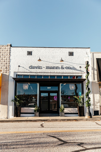 Davis Mann & Co Gallery - United States