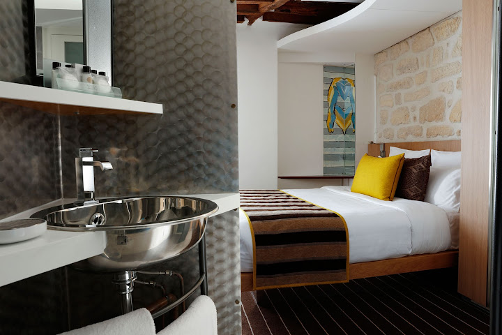 Select Hotel by null