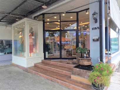 Dress me up บริการเช่าชุด ชุดราตรี ชุดไทย ชลบุรี (สาขา เมืองใหม่)