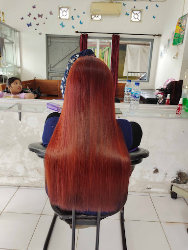 Ria Salon Sawotratap