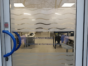Photo n°1 de MJ PROTHESES à Vergt (Laboratoire dentaire)