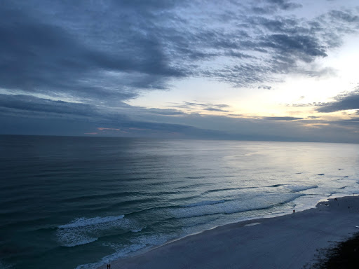Pelican Beach Resort - Thumbnail