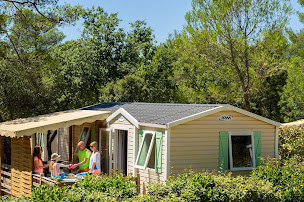 Photo n°11 de Camping Homair - Domaine de la Sainte Baume à Nans-les-Pins (Piscine)