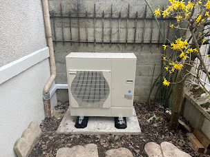 Photo n°22 de J.F EAU ENERGY à Châtenay-Malabry (Service de maintenance de panneaux solaires)