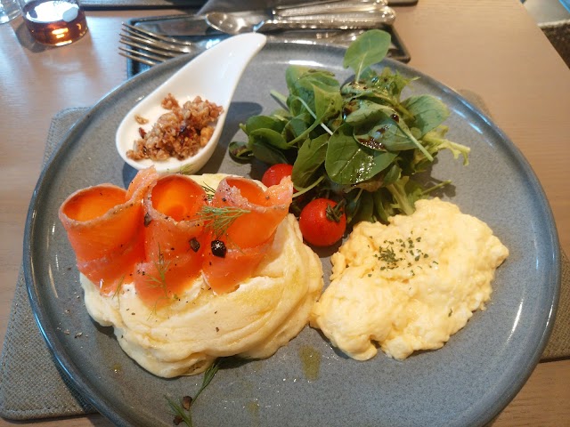 Micasadeco & Cafe Jingumae