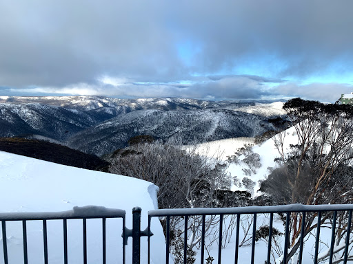 The Lodge Ski Club
