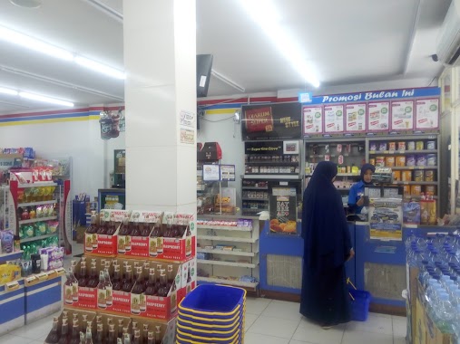 Indomaret Taman Makam Pahlawan, Author: Ari Alfianto