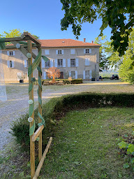 Photo n°1 de Chateau De Joyeuse à Lapeyrouse-Mornay (Lieu de mariage)