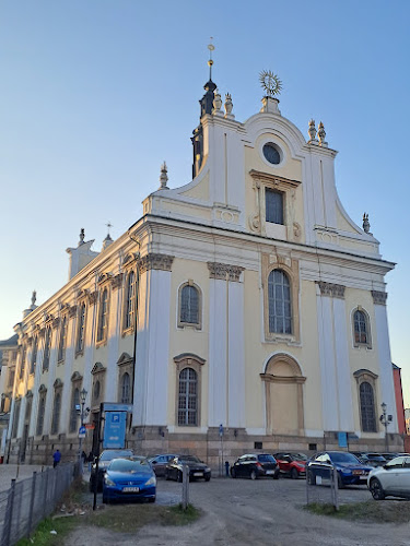 Kościół Rzymskokatolicki pw. Najświętszego Imienia Jezus - Kościół