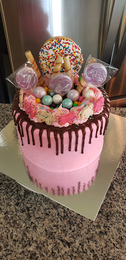 Delish*Us Cakes & Catering, LLC - Thumbnail