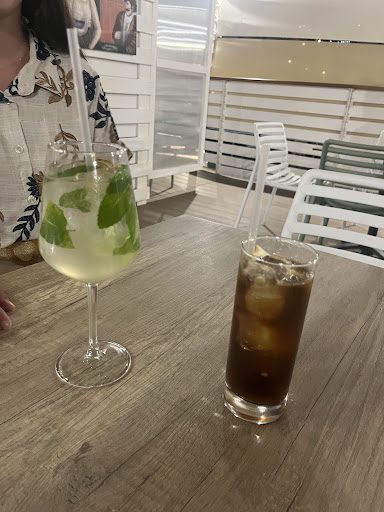Mate lounge bar