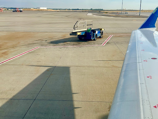 Amazon Sacramento Airport KSMF - Thumbnail