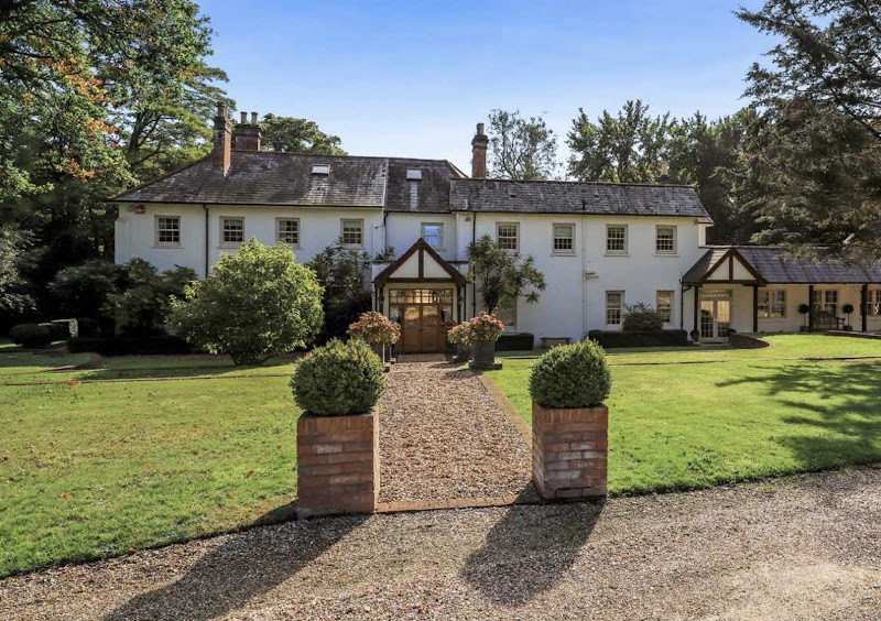 Domus Holmes Property Finder photo 2