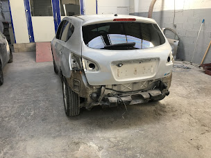 Photo n°3 de Sibelle auto à Meaux (Atelier de carrosserie automobile)