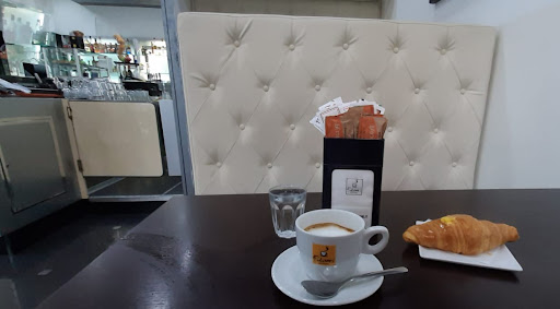 Eleven Cafe' - Visual