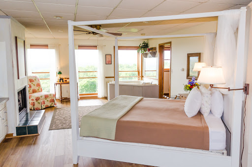 Treetop Retreat, LLC