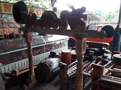 Photos of Pandhe Gong Candra Buana Laras