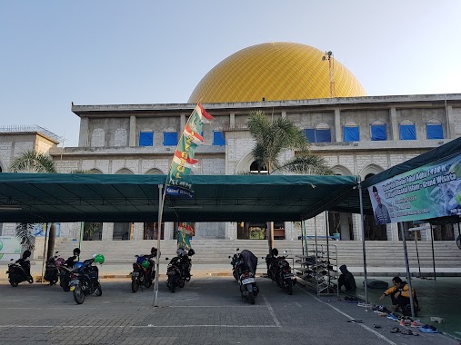 Masjid Izzatul Islam Grand Wisata, Author: elba damhuri