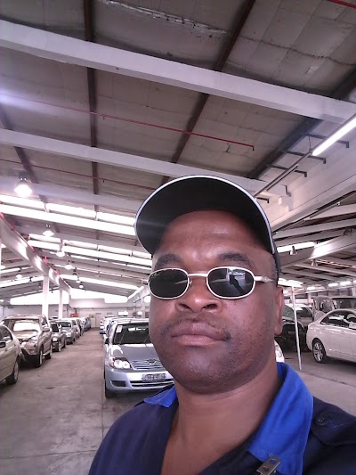 Photos of Salvage Car Dealers