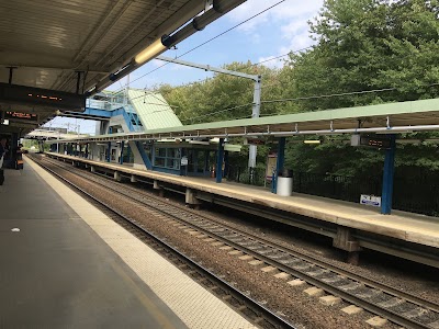 Photos of Route 128/University Park Station
