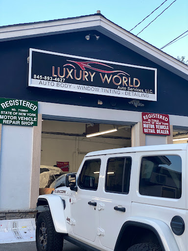 Luxury World Auto Services Logo