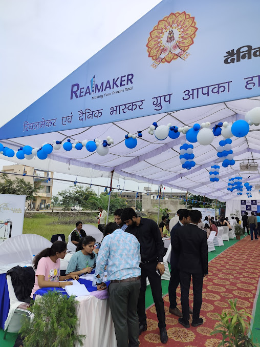 Af1qipnuvq1xpdjprmrqlpyakpbmjgho04u2c7utwllo=s677 K No