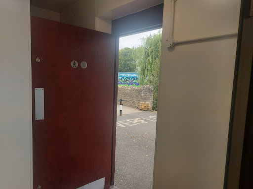 Main Beach Car Park Public Toilets - Thumbnail