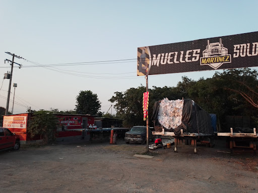 MUELLES "MARTÍNEZ" SUC. LA TINAJA -MECANICA PREVENTIVA DIESEL - FRENOS DE AIRE - REFACCIONES - AUXILIO VIAL.