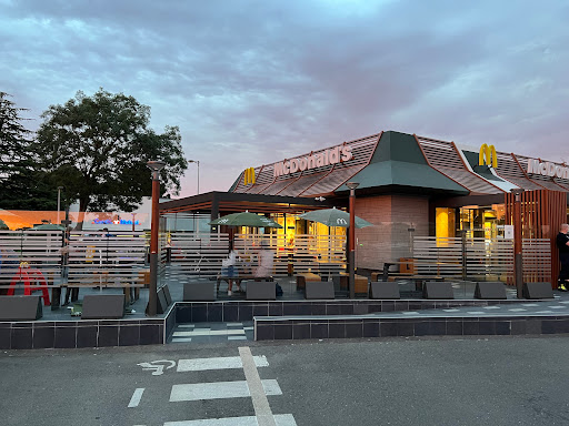 Photo 12 - Burger King
