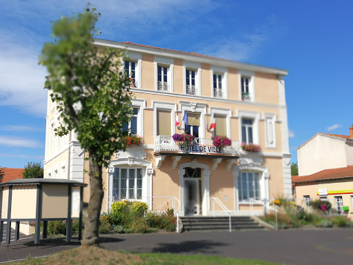 Photo de Mairie d’Auzat-la-Combelle à Auzat-la-Combelle (63570)
