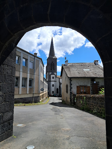 Photo de Séjour avec piscine chauffée à Chapdes-Beaufort (63230)