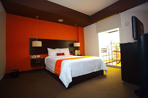 GINEBRA HOTEL & SUITES 4